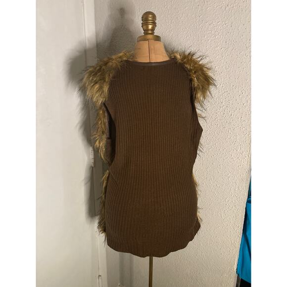 Ashley Stewart Plus Size Faux Fur Jeweled Zip Vest 14/16 Mobwife Castlecore Punk - Picture 2 of 10